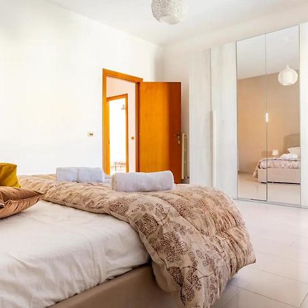 "Le Camere Di Beppe", Ampio E Luminoso Appartamento A Lecce Exterior foto