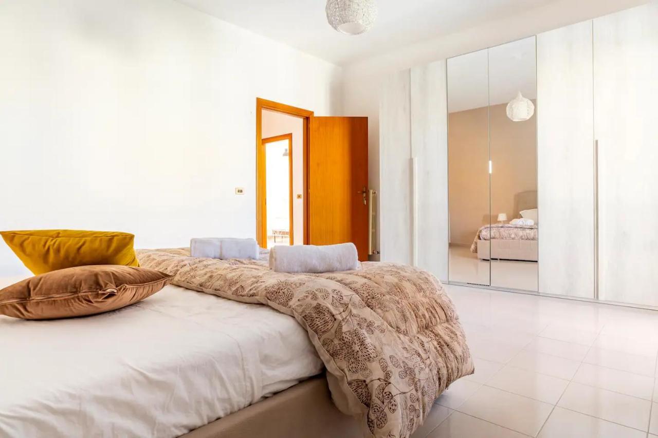 "Le Camere Di Beppe", Ampio E Luminoso Appartamento A Lecce Exterior foto