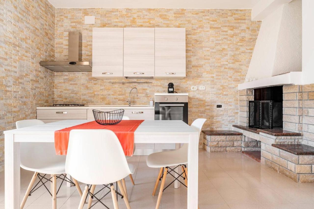 "Le Camere Di Beppe", Ampio E Luminoso Appartamento A Lecce Exterior foto